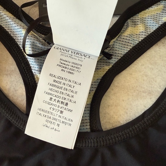 Versace Greca Signature Accent Sports Bra - Picture 5 of 8